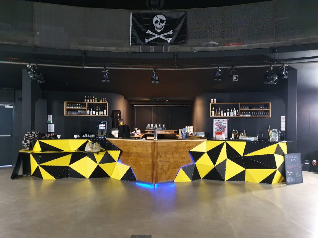 bar